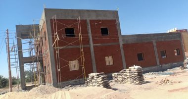 حياة كريمة.. استمرار العمل فى المجمع الزراعى ومحطة الصرف بقرية توماس بالأقصر