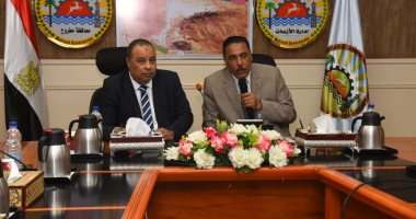 محافظ مطروح يستقبل رئيس شركة كهرباء البحيرة ويهنئه بتوليه مهام عمله الجديد