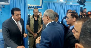 وزير التعليم العالى ورئيس جامعة قناة السويس يفتتحان جناح العمليات الكبرى