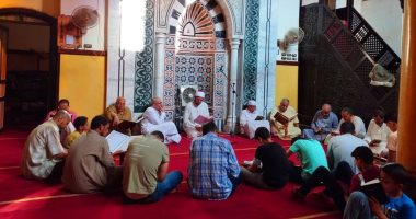 إقبال على مقارئ القرآن الكريم بالمساجد.. صور