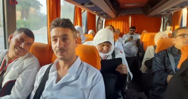 محافظ بنى سويف يطمئن على سفر حجاج قرعة حج الجمعيات الأهلية.. صور