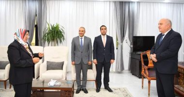 محافظ قنا يشهد أداء اليمين لمدير عام مشروعات الأمن الغذائى