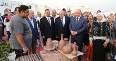 محافظ القاهرة يتفقد مهرجان الفواخير الثانى بمصر القديمة .. صور