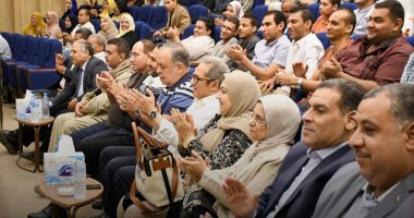 أشرف زكى: سعيد بالعروض المسرحية بسوهاج وهدفنا نشر الفن والوعى فى أنحاء الصعيد
