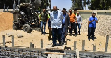 حياة كريمة.. محافظ أسيوط يتفقد إنشاء وحدتين صحيتين ونقطة إسعاف ساحل سليم