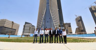 وزير الإسكان يتفقد منطقة الأعمال المركزية بالعاصمة الإدارية الجديدة 