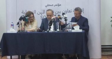 أشرف زكي يوقع اتفاقية مع إحدى الشركات لتنظيم مراسم دفن المشاهير