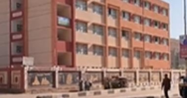 26 ألف طالب يؤدون امتحانات الثانوية العامة بسوهاج.. بث مباشر