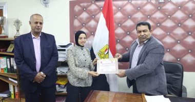 "تعليم" الوادي الجديد تكرم لجنة إدارة الأزمات ومدرسة الخارجة الثانوية.. صور