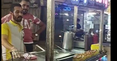 بالنوتيلا والكراميل.. وافل خطير وبأسعار شعبية وبيتباع على عربية فى دار السلام