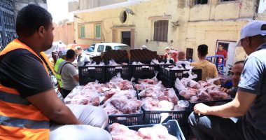 بالتعاون مع حياة كريمة.. مؤسسة أبو العينين توزع لحوما على أكثر من 100 أسرة بمناسبة عيد الأضحى