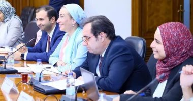 ياسمين فؤاد: تخصيص يوم لخفض الانبعاثاث بالقطاعات الإنتاجية بقمة المناخ