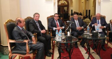 وزير التعليم العالي يفتتح المؤتمر الثامن للجمعية المصرية لعلاج جذور الأسنان