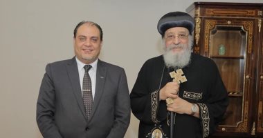 البابا تواضروس يلتقى وكيل وزارة البيئة بالإسكندرية