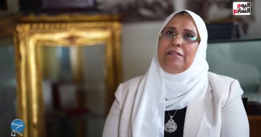 إيمان الحصرى ابنة أسطورة التلاوة تبكى فى أول ظهور لها.. حلقة جديدة من حكيم زمانه "فيديو"