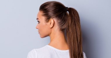 لو لسة محتارة في تسريحة العيد.. 7 تسريحات شعر سهلة وجذابة للخروجات والبيت