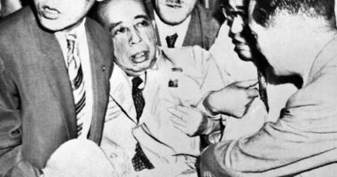 أبرزهم جد شينزو آبى.. 10 حوادث اغتيال السياسيين اليابانيين خلال 62 عاما.. صور