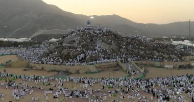 كيف كان حال النبى صلى الله عليه وسلم فى العشر الأوائل من ذى الحجة؟.. ولماذا جعلها الله أفضل أيام الدنيا للعمل الصالح؟.. والعشر الأوائل من الشهر الكريم أعظم مواسم الطاعات التى تتجلى فيها معانى الإيمان والعبودية