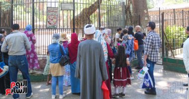 "فسحة المصريين فى كل الأعياد".. إقبال كبير على حديقة الحيوان