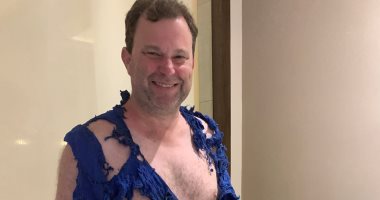 بريطانى يظهر بملابس ممزقة بعد وصول أمتعته للمطار وشركة الطيران تعلق
