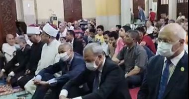 محافظ القليوبية ومدير الأمن ورئيس جامعة بنها يؤدون صلاة عيد الأضحى.. لايف