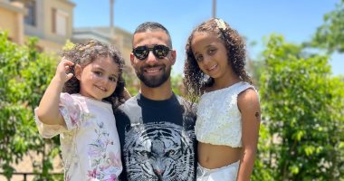 عمرو السولية يحتفل مع بناته بعيد الأضحى.. صور