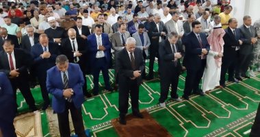 العيد فرحة.. السوايسة يحتفلون بالعيد على ضفاف قناة السويس.. لايف
