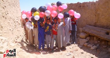 العيد في سيوة حاجة تانية.. الزي التراثي يجمل فرحة أطفال الواحة