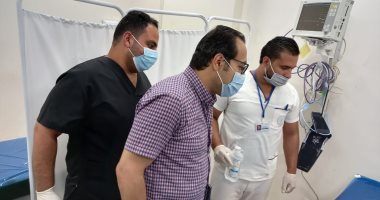 مدير فرع "الرعاية الصحية" بالإسماعيلية يجرى جولة مفاجئة بالمجمع الطبى.. صور