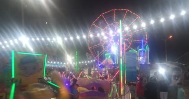 فرحة العيد.. إقبال كبير على الملاهى والحدائق فى كفر الشيخ "فيديو"