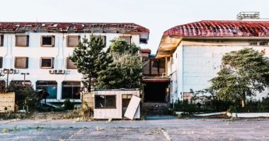 "العالم المفقود" كتاب لمصورة هولندية يكشف المساحات المهجورة فى اليابان