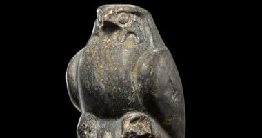 جزء من صقر.. بيع قطعة من البازلت المصرى فى مزاد بأكثر من 127 ألف جنيه.. صور