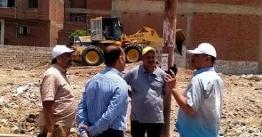 حملة لرفع وإزالة اللافتات والإعلانات المخالفة بشوارع أشمون بالمنوفية 