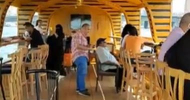 بيقدم لك المشروب وسط النيل.. أحلى لانش فى ممشى أهل مصر "فيديو"