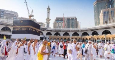 توافد الحجاج على المسجد الحرام وساحاته استعدادا لطواف الوداع