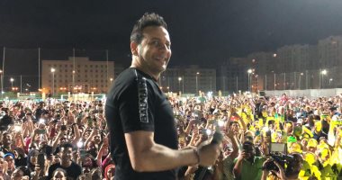 مصطفى قمر يحيى حفل العيد بالإسكندرية.. صور