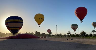رحلات البالون الطائر تغرد بالأفواج السياحية فى سماء الأقصر.. صور