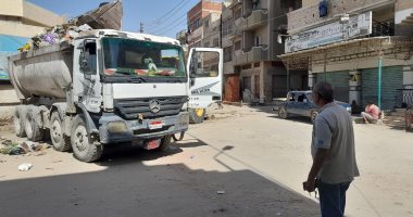 التخلص من 300 طن مخلفات أضاحى العيد فى مدينة العريش بشمال سيناء.. صور