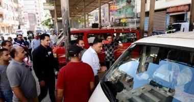 محافظ الدقهلية يتفقد المواقف العامة للتأكد من التزام السائقين بالتعريفة الجديدة