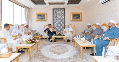 أمين رابطة العالم الإسلامي يلتقى كبار القادة الدينين والمفتين ليهنئوا بعودة الحج وخطبة عرفة
