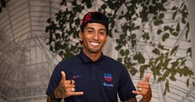رافينيا يصل برشلونة للانضمام إلى معسكر البارسا