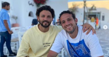 محمد فضل يقضى الإجازة برفقة حسام غالى وعائلته