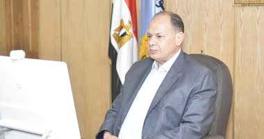 محافظ أسيوط يتابع مع رؤساء المراكز انتظام سير العمل بمواقف السيارات