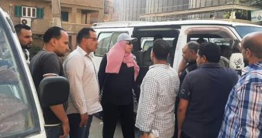 رئيس حى غرب شبين الكوم بالمنوفية تتابع التزام السائقين بالتعريفة فى المواقف