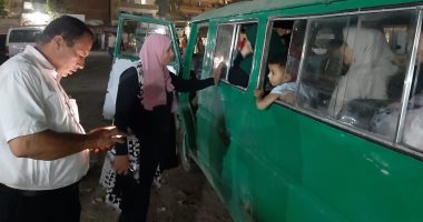 جولات مسائية لرؤساء المدن بالمنوفية لمواجهة المخالفين لتعريفة الركوب.. صور