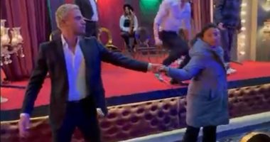 محمد إمام فى كواليس الأكشن ورقصة التانجو بفيلم "عمهم".. فيديو