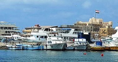 انتعاش حركة السفن السياحية واليخوت بالإسكندرية مع انتهاء إجازة العيد.. صور
