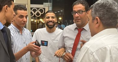 مؤمن زكريا فى ملعب الدفاع الجوى لمؤازرة الأهلي أمام بيراميدز.. فيديو وصور