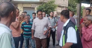 رئيس مدينة منوف يواصل متابعته الميدانية لمواقف السيارات لمواجهة المخالفين.. صور