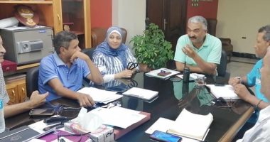 رئيس مدينة الغردقة يناقش آليات تنفيذ مشروعات الخطة الاستثمارية.. صور 